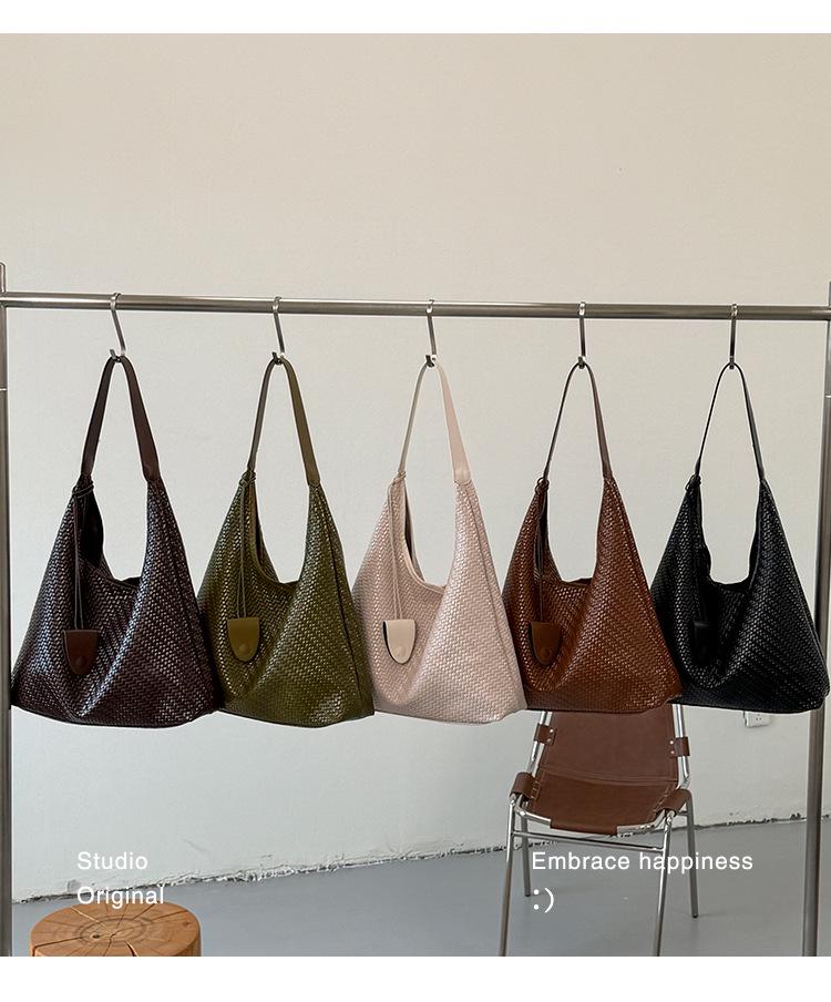 High-End Simple Retro Woven One-Shoulder Tote Bag - Stylish and Trendy Mother-Child Design