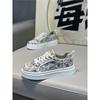 Spring new low-top hot drill, light and comfortable casual soft-soled lace-up mesh shoes qs