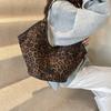 Outer Single Beautiful Leopard Print Large-capacity Tote Bag Women's New Retro Handbag Niche Fashion Underarm Shoulder Bag