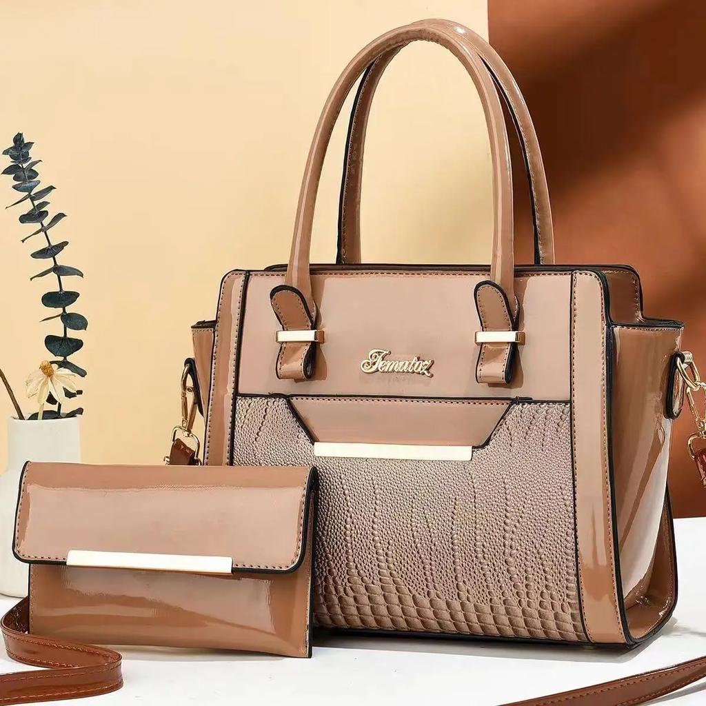 Luxury Brand Designer Women'S Handbag Classic Retro Versatile Shoulder Bag Large Capacity Casual Crossbody Bag Commuting Tote