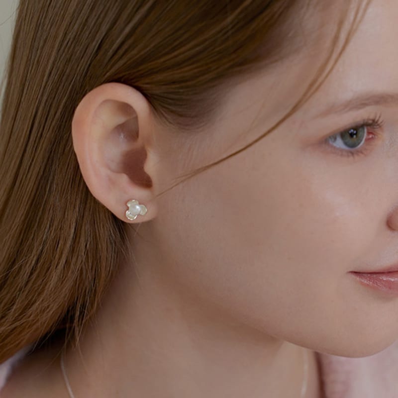 Lewe Flower Point Pearl Earring