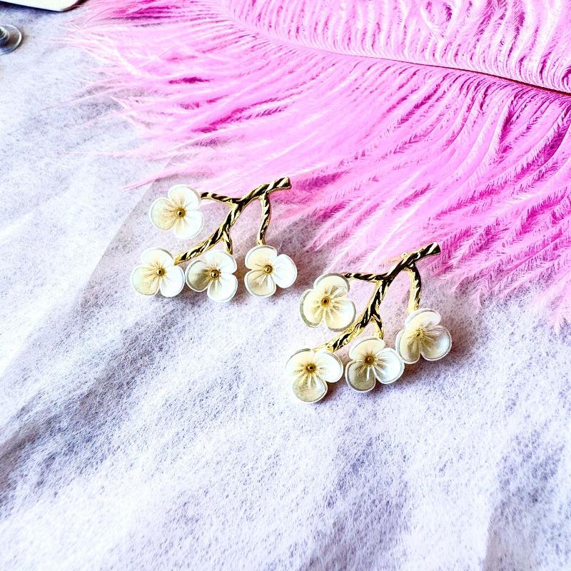 Модные серьги-листья ветки цветущей сливы для женщин, личностные, легкие и универсальные весенние серьги