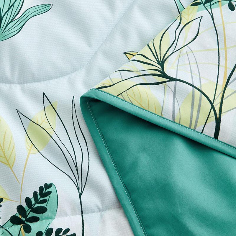 LOVO Super Soft Antibacterial Summer Quilt