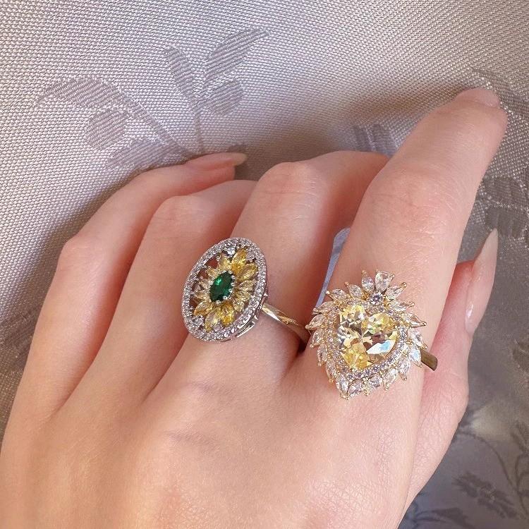 Schicker 2024 Gänseblümchen-Krone Offen Verstellbarer Ring Für Damen Funkelndes Edelstein-Design