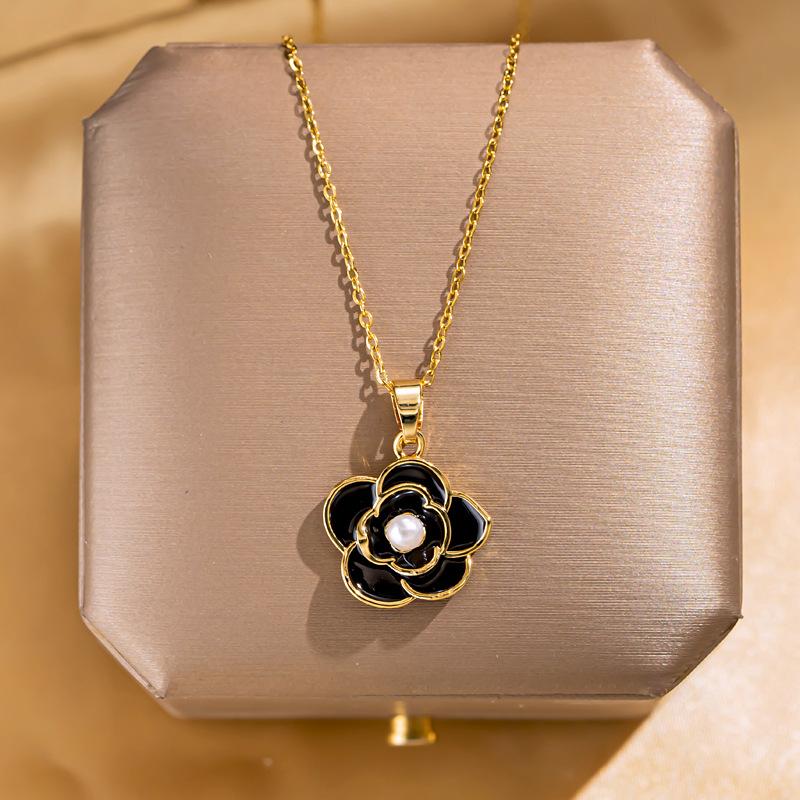 Retro Butterfly Flower Pendant Fashion Titanium Steel Choker Necklace Irregular Versatile Women