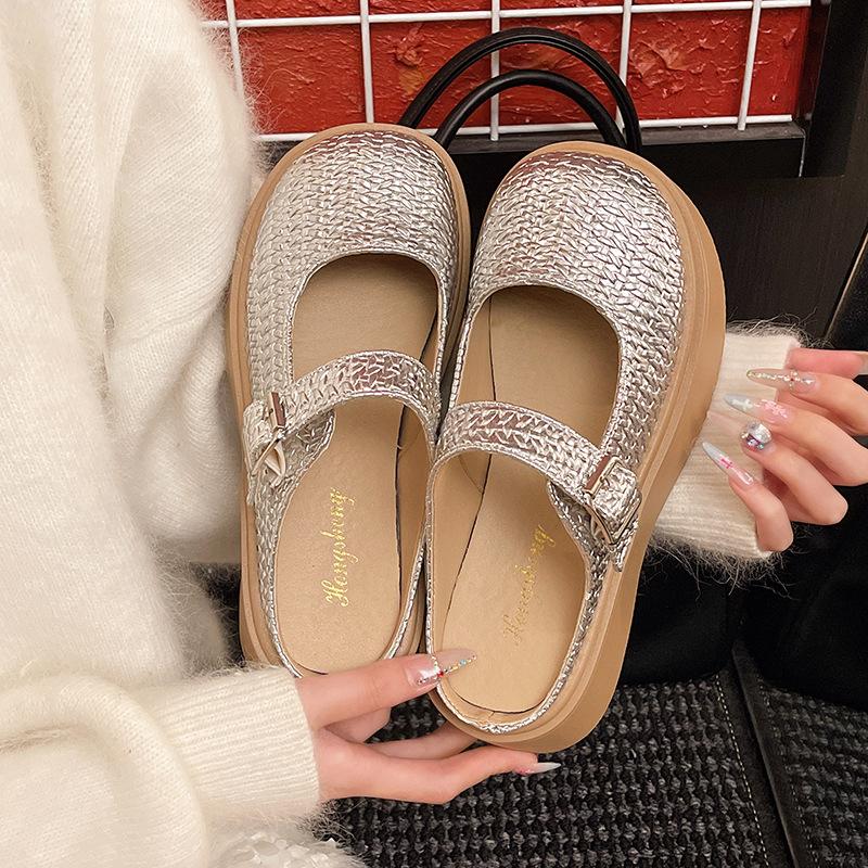 Dámské mokasíny na platformě muffin 2025 nové jarní a letní exploze retro tkaná taška hlava poloviční pantofle malé sandály