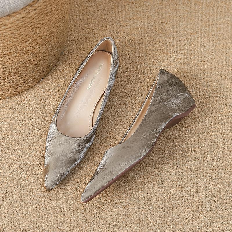 

Y 2999-1 not tired feet pointed black women spring and autumn 2025 new workplace women shoes temperament single shoes women 40 хаки