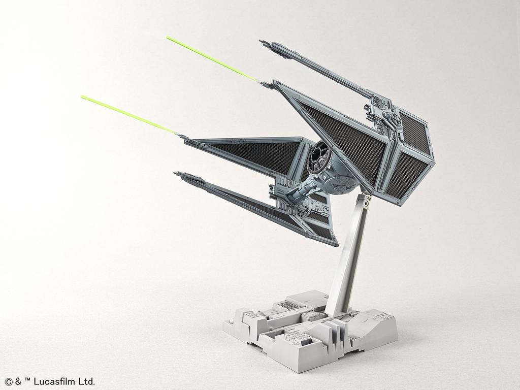 Star Wars Tie Interceptor scale plastic model 1/72