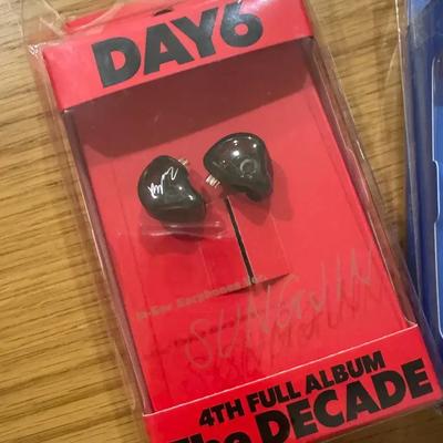Sungjin DAY6 Earphones, Unused, Brand New