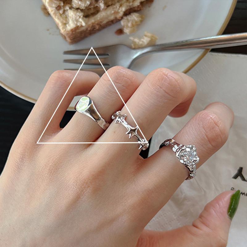 Sparkling Korean Style Geometric Open Ring With Brilliant Gemstone For Fashionable Women