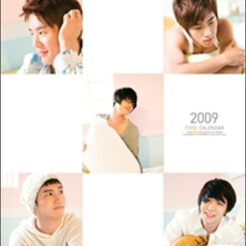 

TVXQ 2009 Calendar (for wall hanging)