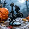 Gruseliger Feiertagslanschaftsgestaltung Kopfloser Reiter mit Kürbis Statue, Mattschwarze Halloween Harzfigur, Dekoration Gothic Tischplatte für