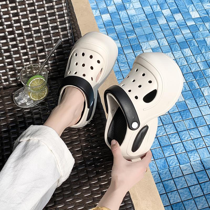 Erhöhen Sie die Höhe der dicksohligen Lochschuhe, tragen Sie sie draußen, fühlen Sie sich atmungsaktiv und nicht geruchsbildend, Strandschuhe 2025 Sommer rutschfest Zehenkappe Sli