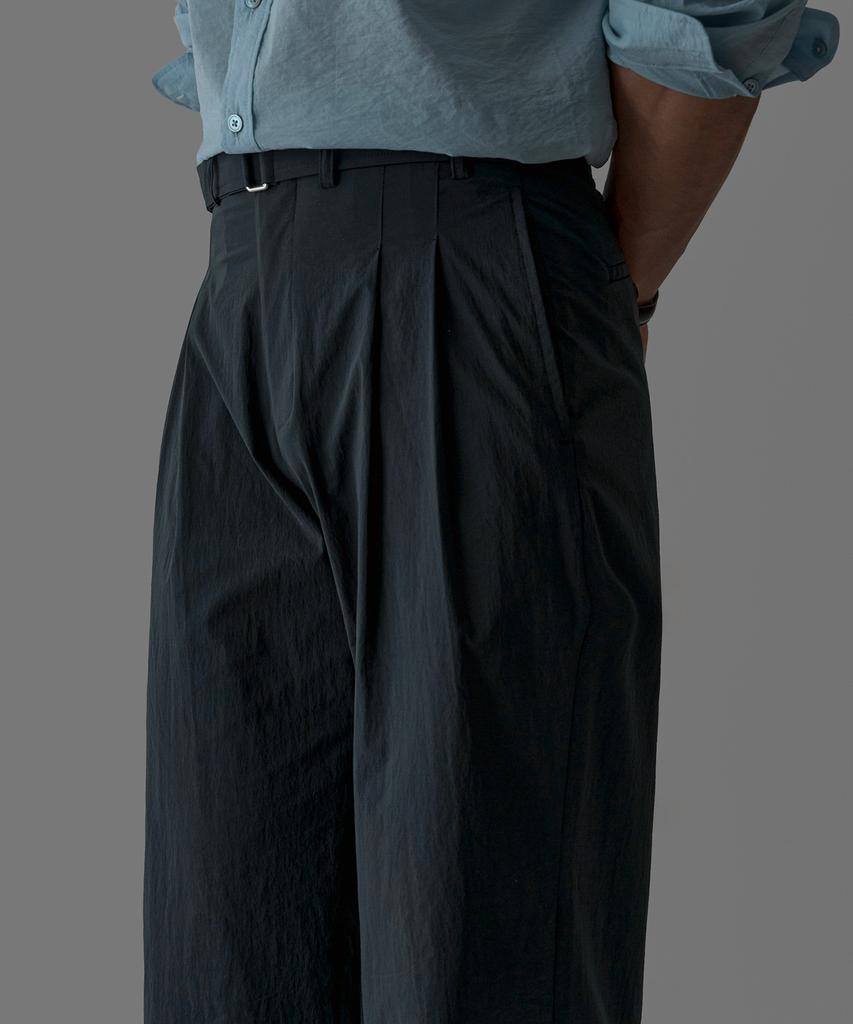 Baulopeulodeogteu Airy Belted Double-Pleat Pants [Navy]