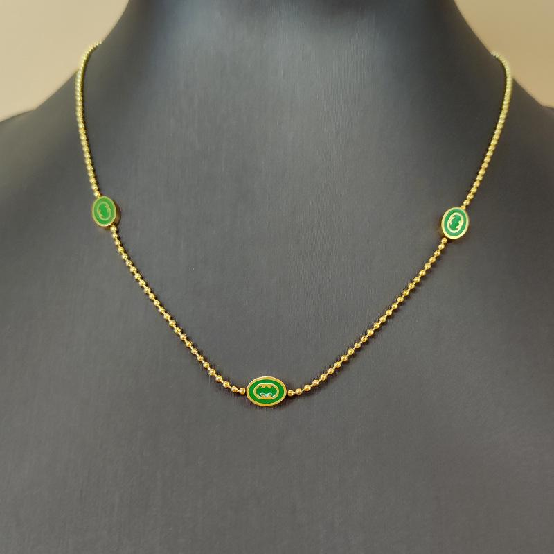 

Зеленая капля масла, буква C, круглый бусина, цепочка для ключицы, титановая сталь с 18-каратным золотым покрытием, не выцветает, европейский и американский стиль