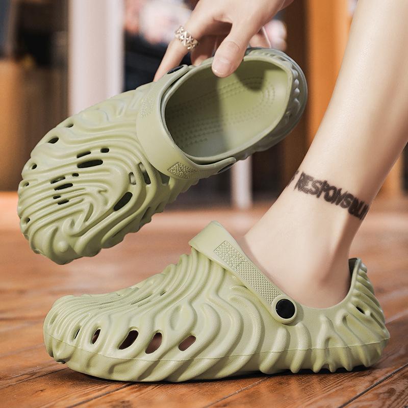 Large size ultra-light couple's fingerprint hole shoes new summer bag head cool slippers beach half slippers dual-purpose