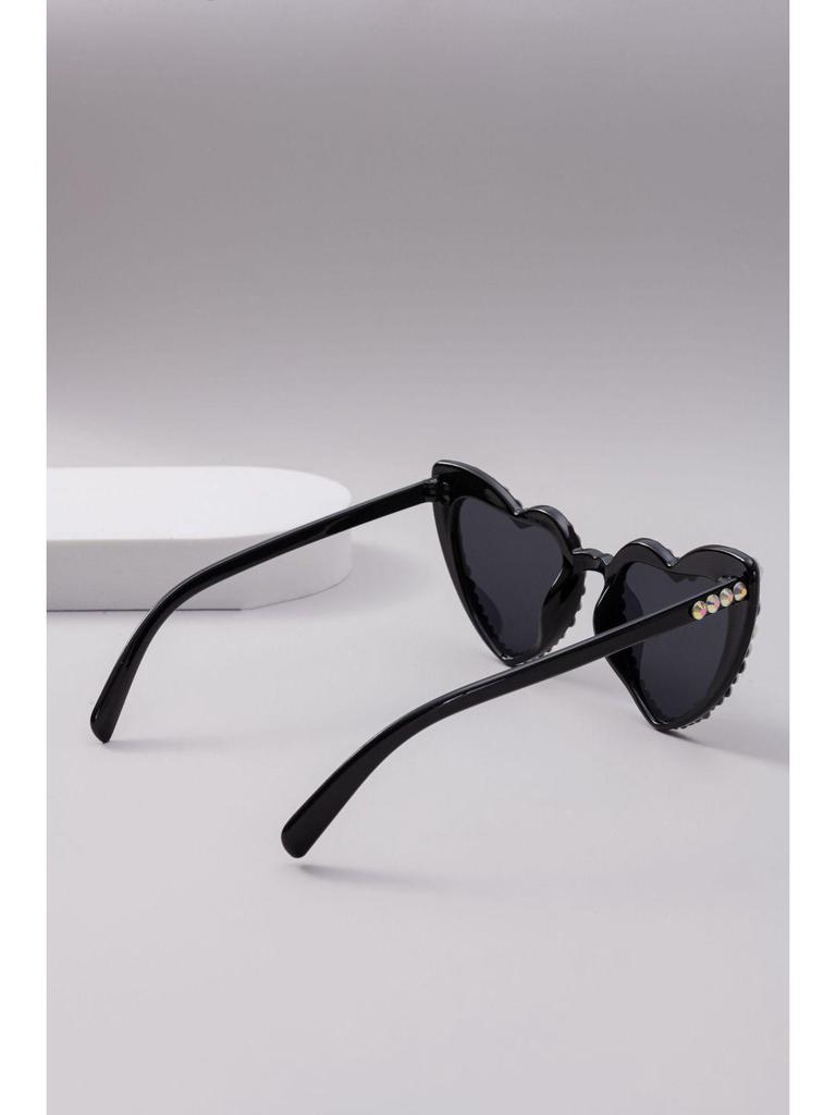 Heart-Shaped Rhinestone Sunglasses: Cute Pointed Diamond Handmade Design for Women