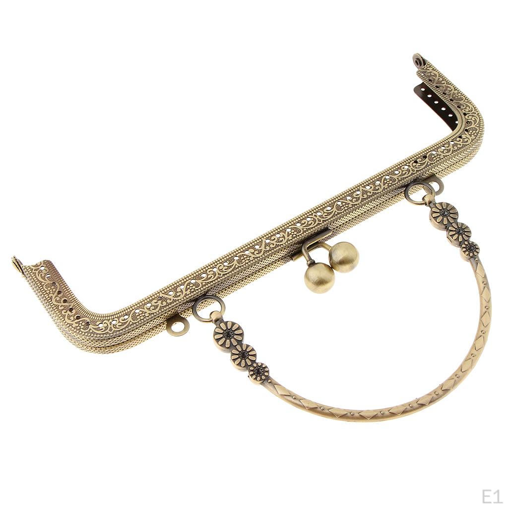 Wytłoczone metalowe zapięcie do torebki z brązem