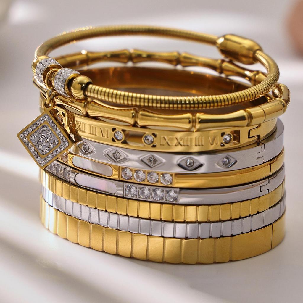 18K Gold-Plated Stainless Steel Bracelet with Zirconia Insets – Geometric Luxury Design