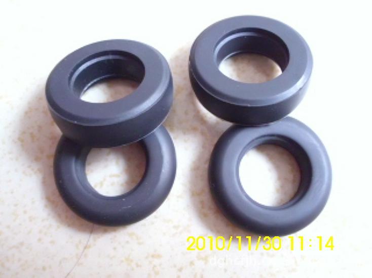 Silicone Waterproof Roller Cover with Rubber Wheel and Leather Ring As per customer requirements
