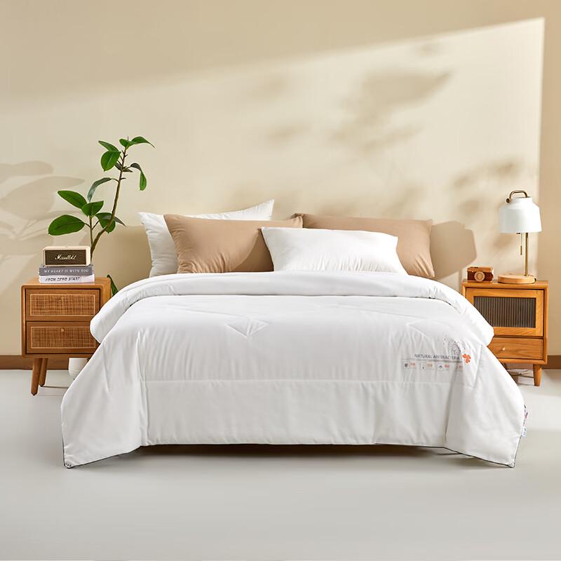 UCHINO Gel Cloud Summer Comforter