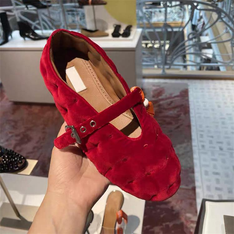 

Fashion Mary Jane shoes, flat sole women s, square toe, shallow mouth, single shoes, cowhide version 35 красный