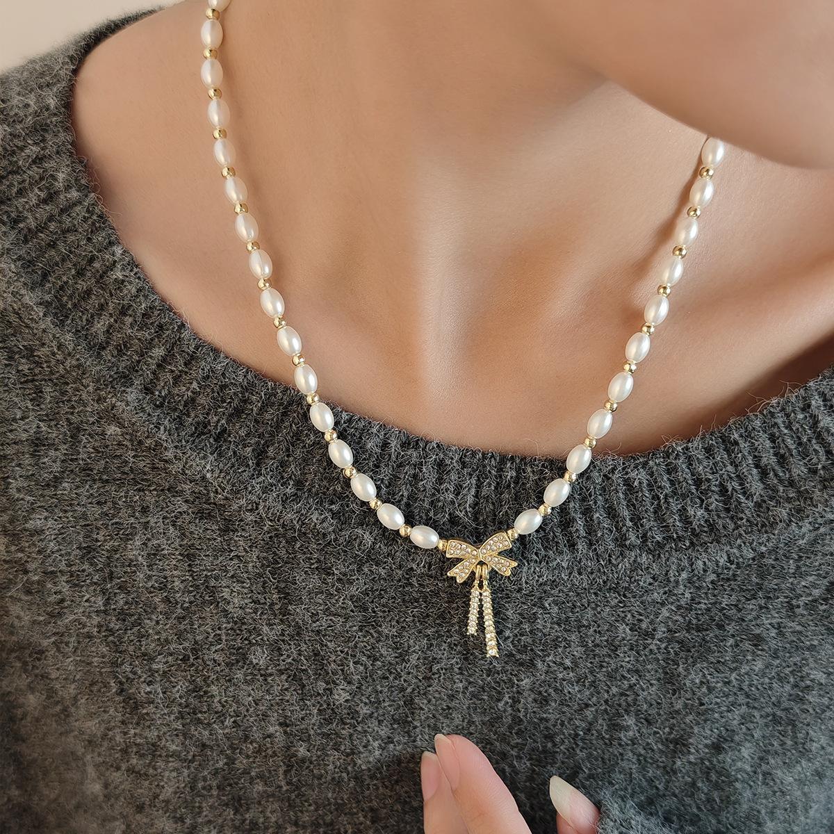 New freshwater pearl necklace personalized zircon bow necklace retro collarbone chain design female