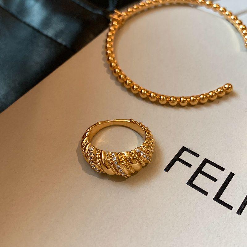 

Модное металлическое кольцо-рог с бриллиантом на указательный палец для женщин, модное персонализированное витое, новинка, легкая роскошь, миноритарное необычное украшение Gold [Inner diameter 16mm/US Code 6 yards]]