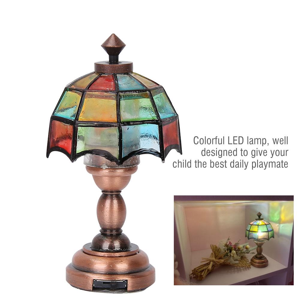 Puppenhaus Zubehör Bunte Mini LED Lampe Simulationsornament 1:12