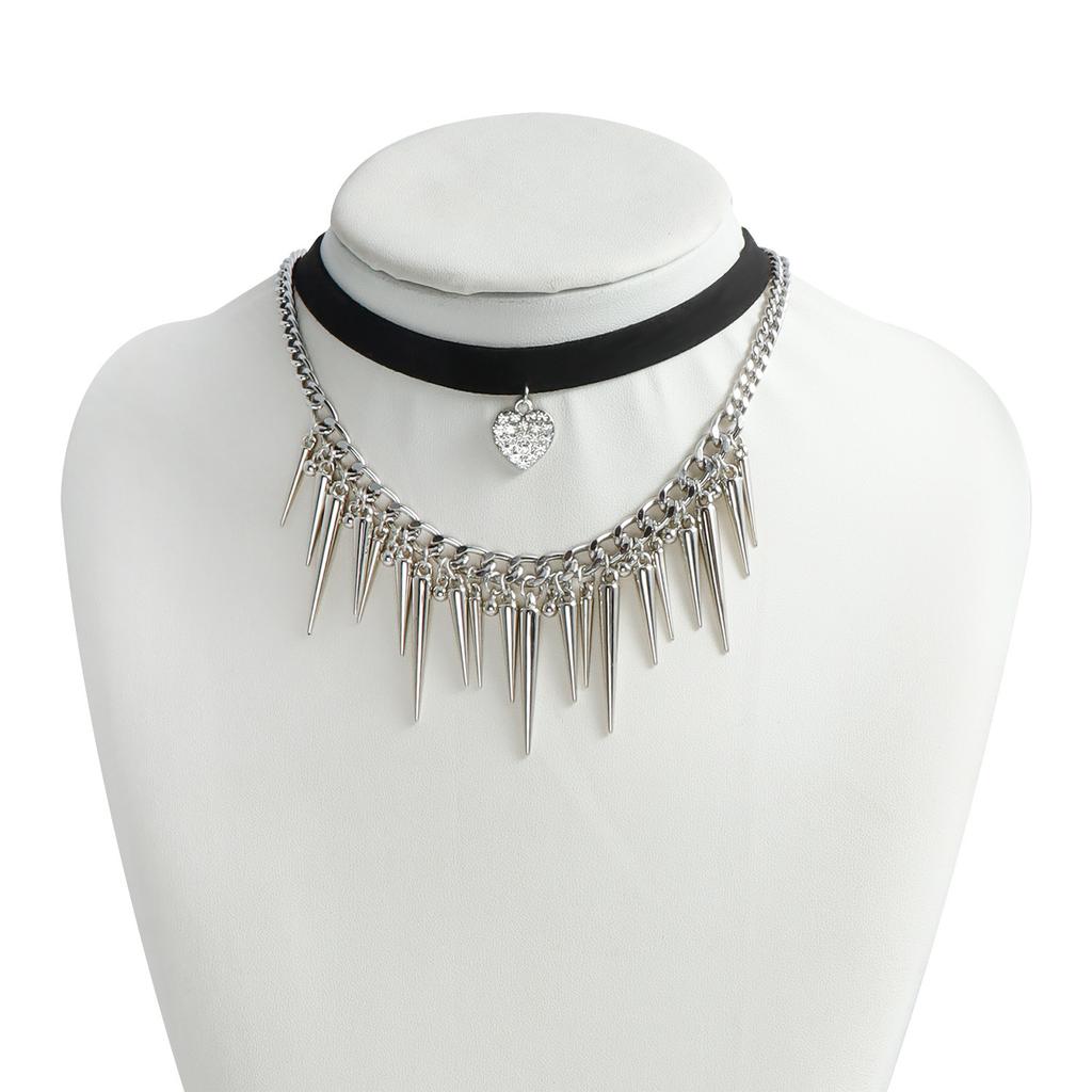 Heart Pendant Punk Tapered Rivet Collarbone Chain Necklace Y2k Girl Jewelry Accessories