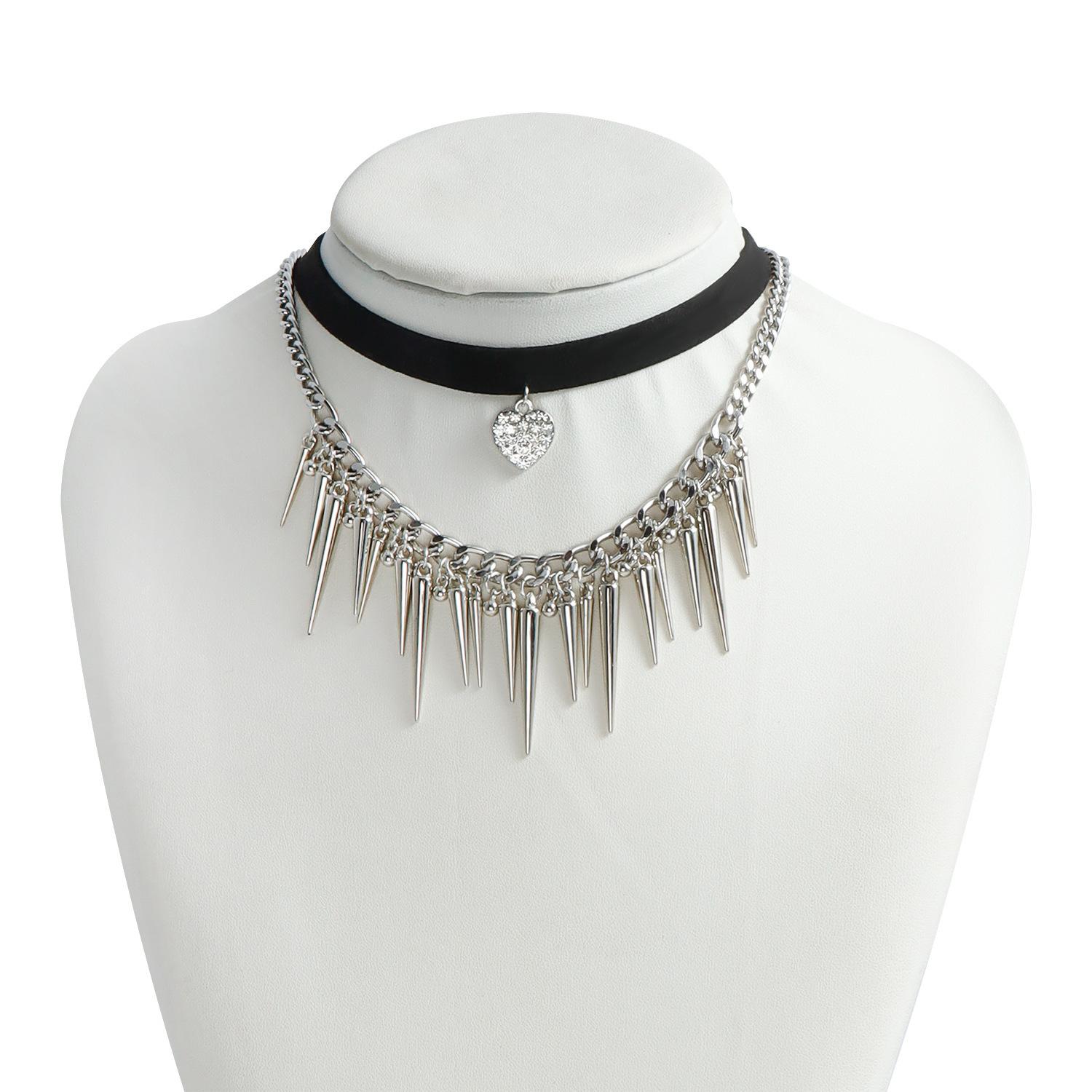 

Ювелирные изделия Фланелевый канат Любовь кулон Темный конус ключицы цепь дизайн Sense Y2K Spice Girl ожерелье для женщин