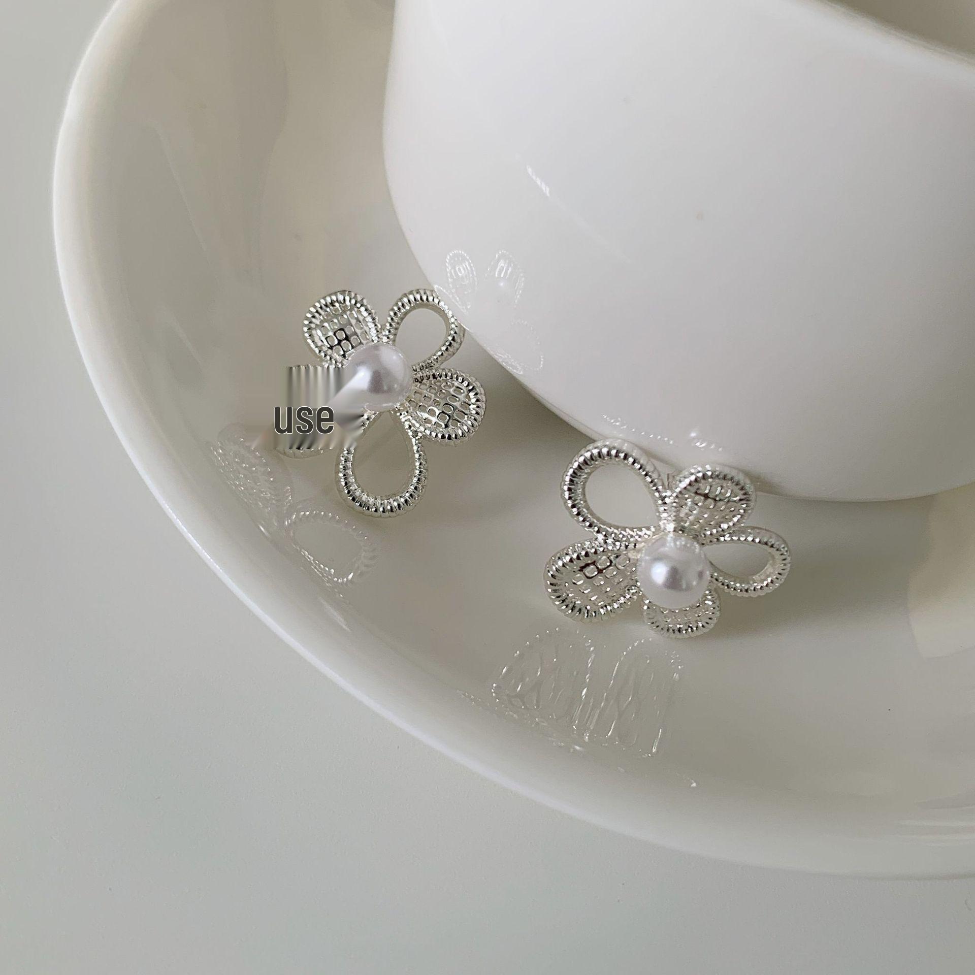 Элегантные серьги-гвоздики с цветами: Модные, Универсальные Серьги со Свежим, Модным Дизайном для Женщин.