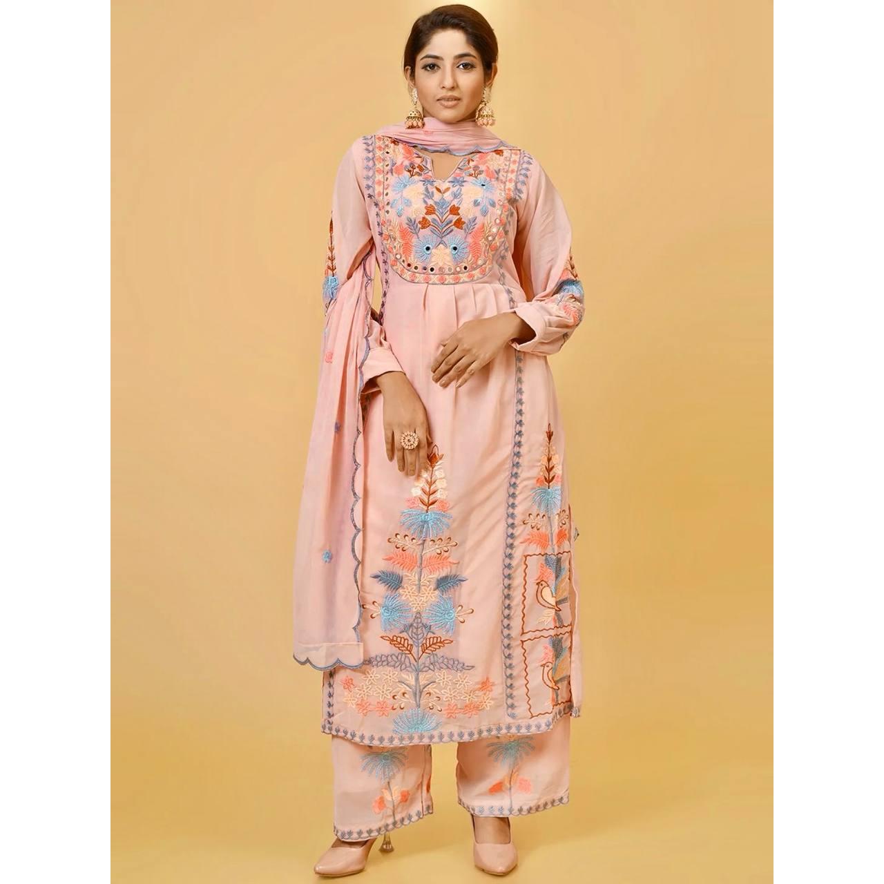 

Новая привлекательная одежда для вечеринок с вышивкой разных цветов Fox Georgette Kurti Plazzo имеет стандартный крой и изготовлена ​​из высококачественных тканей и пряжи*