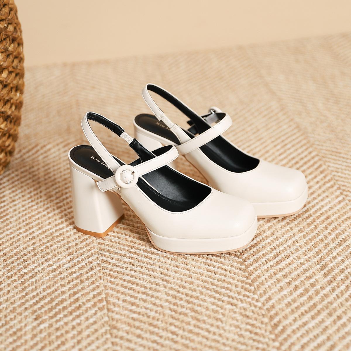 

3359-21 Туфельки Мэри Джейн из лакированной кожи с квадратным носком и толстым каблуком в стиле феи, новая модель с мелким вырезом, туфли на высоком каблуке для женщин 40