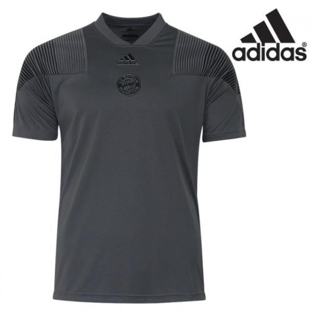 

Adidas Men s FCB LIC Football Short Sleeve T Shirt CW7333