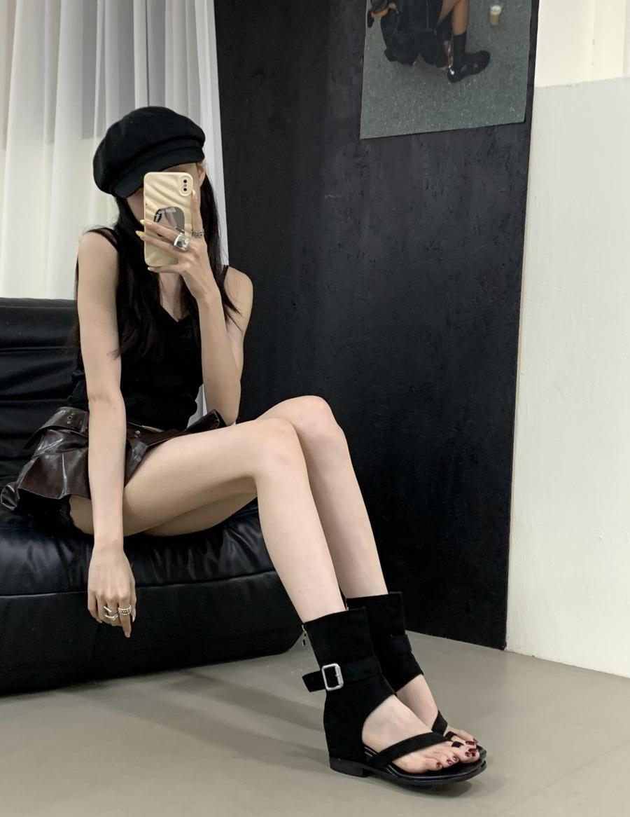 

Edition~ 2025 European and American new fashion inner height increase toe sandals slope heel Roman women s cool boots casual versatile 39