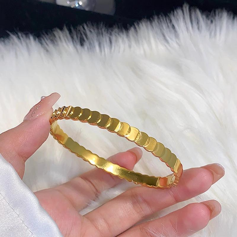 Gold-Tone Titanium Steel Zircon Bracelet for Women, Luxurious Plain Band, Couple's Ring-Inspired Hand Jewelry, New Style
