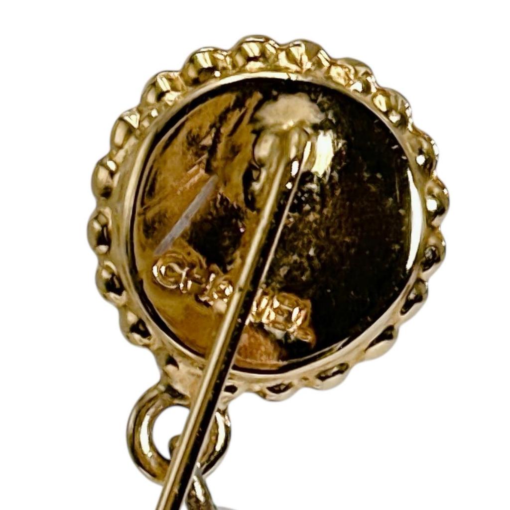 Chanel Brož se zlatým plátováním ve tvaru jetelového listu se sladkovodní perlou, pro ženy, použitá