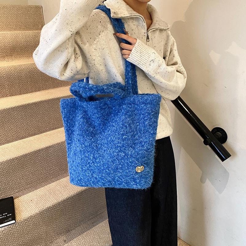 Herbst und Winter neue koreanische Version Plüsch weiche wachsartige Schultertasche Achseltasche große Kapazität doppelt verwendbare Pendler-Tragetasche