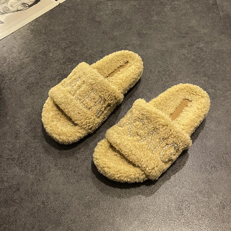 High-end letter fluffy slippers for women in the summer of 2025, new models can be worn outside, comfortable thick-soled heightening one-word slippers