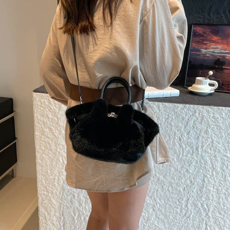 Women's New Plush Handbag Messenger Bag