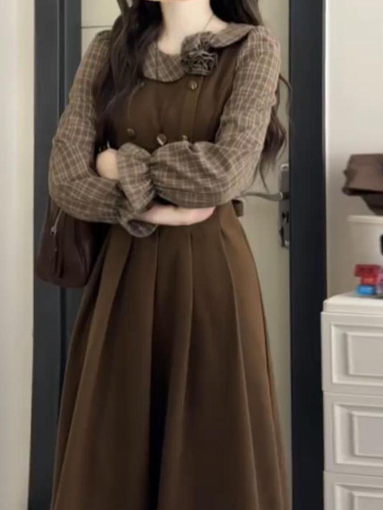 Elegant French Retro Faux Two-Piece Long Sleeve Dress - Women's High-End Slimming Waist-Cinched Autumn Winter 2025 Fashion