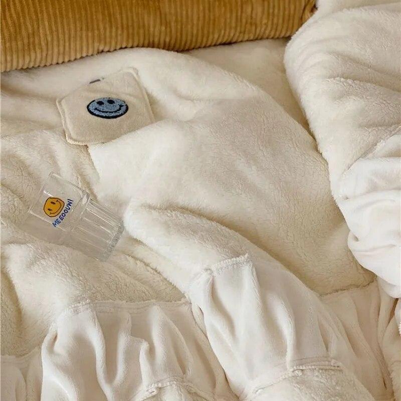 Home Textile Winter Warm Lambswool Duvet Cover Bed Sheets and Pillowcases 4pcs Set Thick Coral Velvet Thin Comforter Bedding Set