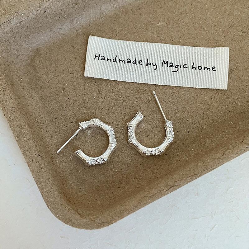 

Niche Design Sense Zircon Bamboo Metal Stud Earrings Female Simple Personality Fashion Elegant Commuter Versatile Earrings