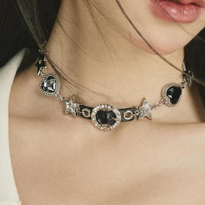Kleine Menge schwarze Liebe Schmetterling Halskette Pentagramm Strass Leder Halskette Zirkon Stern Gürtelschnalle Halskette