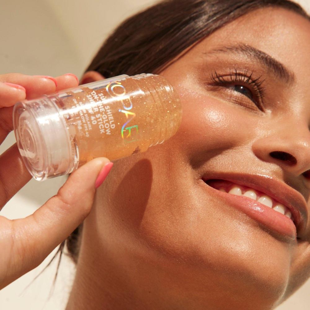 Kopari Beauty – Sun Shield On The Glow – Sheer Stick – Sonnenschutz LSF 40, 38 ml