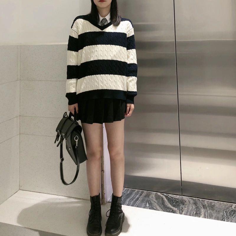 Liangli Fashion BM Style Brandy Same Style Stripes Cable-Knit Sweater V Neck Loose BM Knitwear Pullover