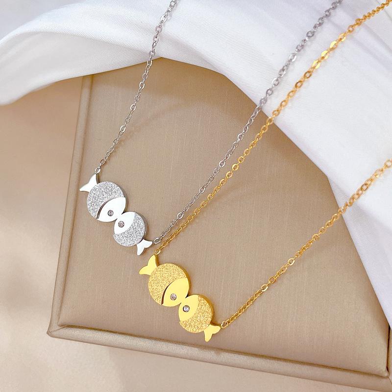Titanium Steel Personalized Kiss Fish Minimalist Furnace Real Gold Necklace Female Collarbone Chain Accessories
