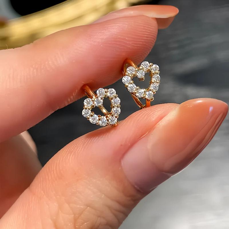 New Cute Sweet Hollow Heart Zircon Hoop Earring For Women Classic Shiny Stud Earrings Fashion Small Trendy Ear Buckle Jewelry