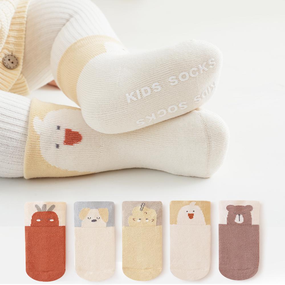 5 Pairs of Indoor Anti-Slip Socks for Newborns. Suitable for Newborns. Cartoon Pattern. Suitable for Both Boys and Girls.
